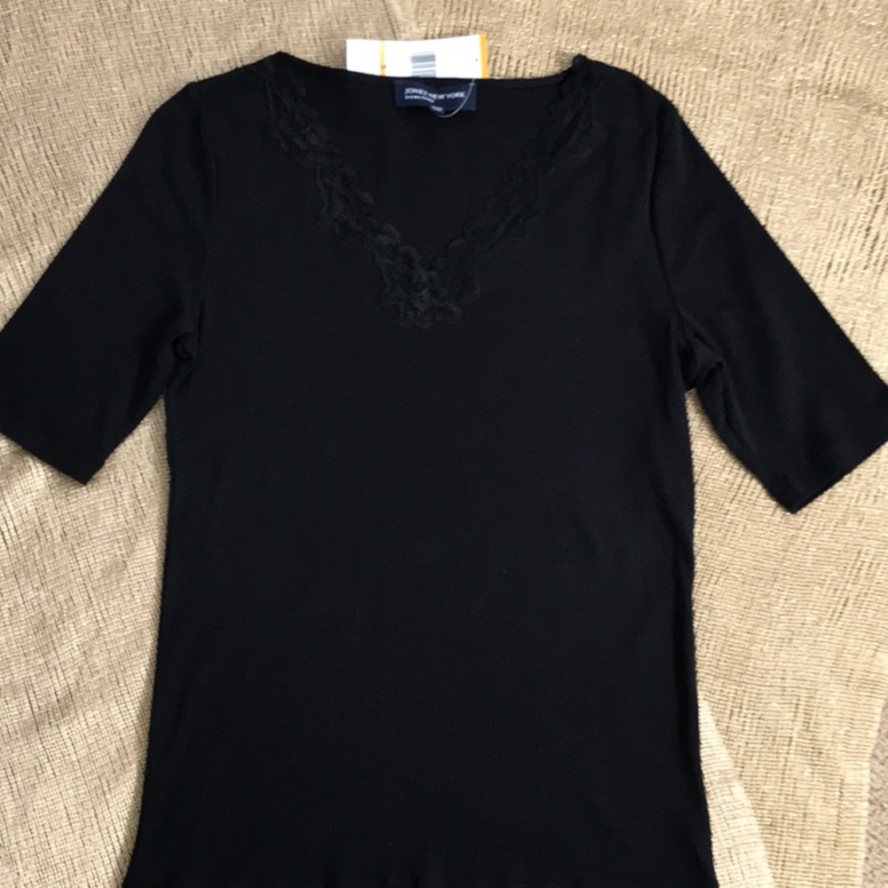 NWT Fun Black Top, Jones NY, VNeck w/Lace, sz Sm
